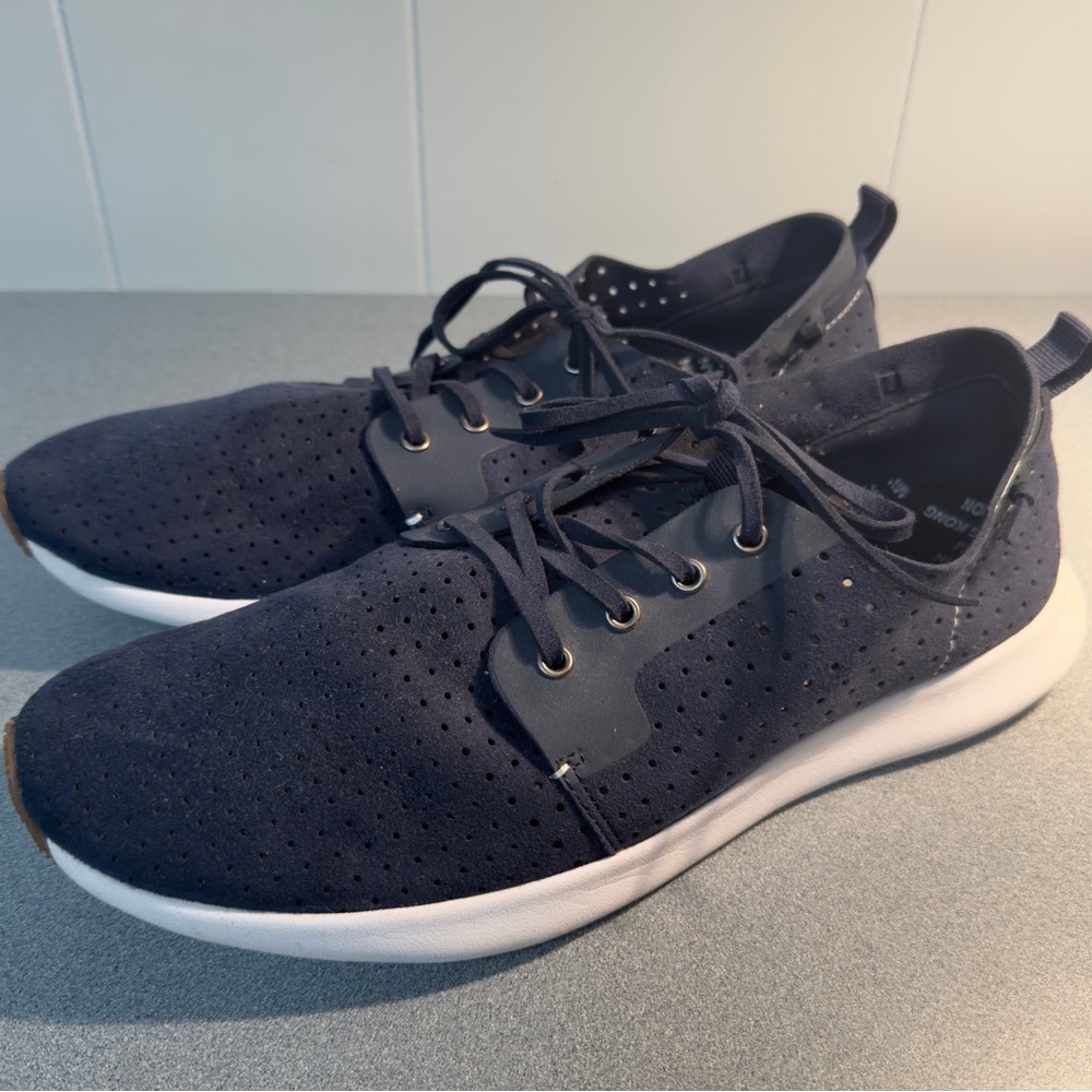 Steve Madden "P-Chyll" Fashion/Walking Shoe.  Lace up mens Size 10